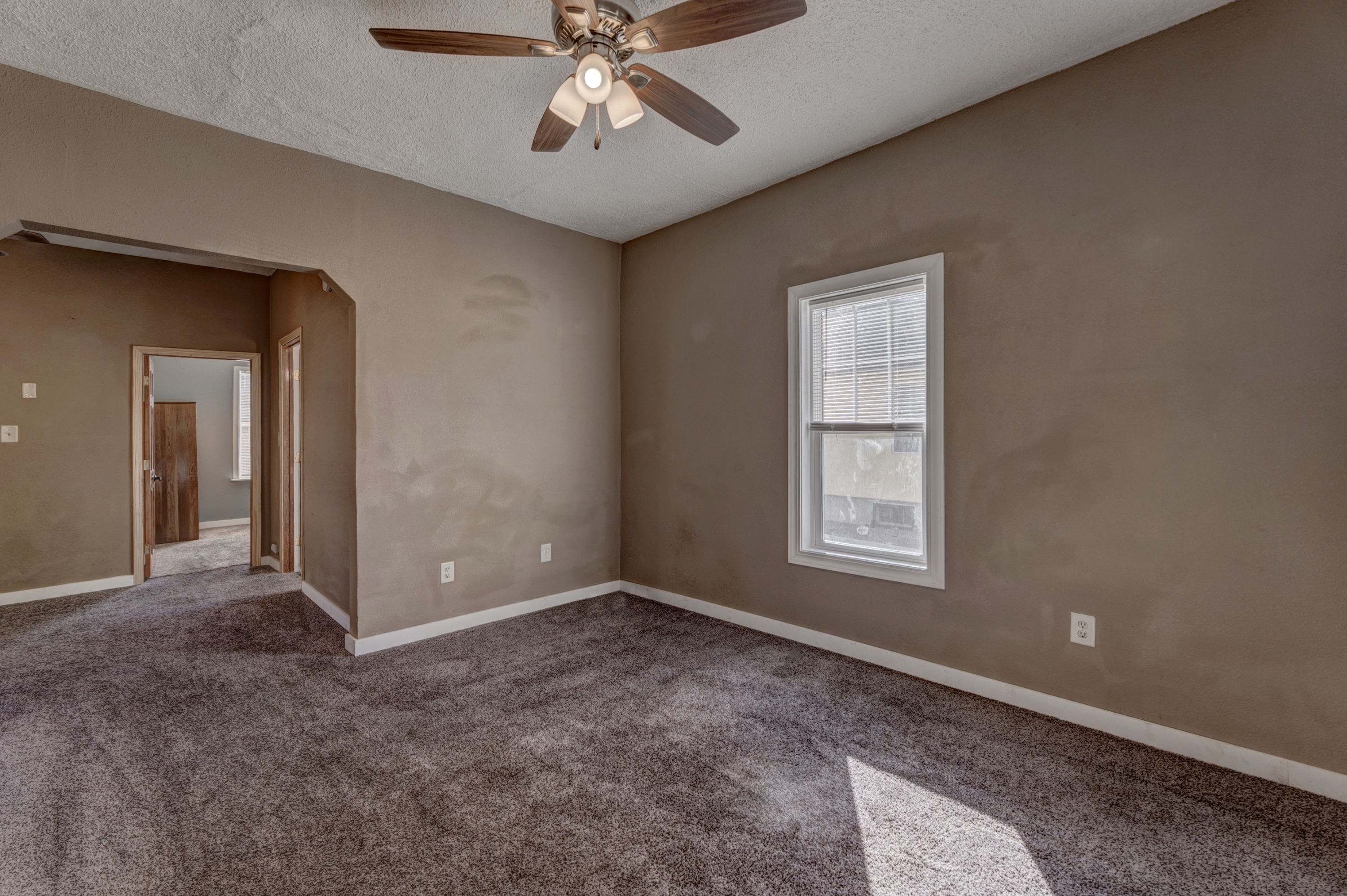 812 Allen Avenue - 1